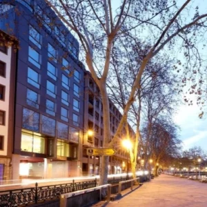 Barceló Nervión river promenade