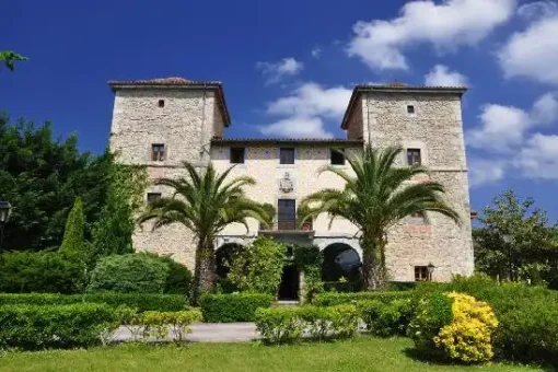 Hotel Torre de Ruesga 17th Century Palace
